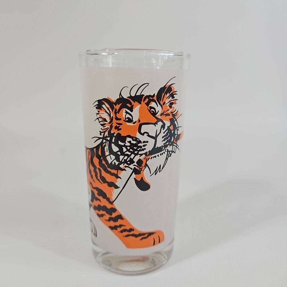 Vintage 1960s Esso Exxon Gas "Put A Tiger in Your Tank" Drinking‎ Frosted Glass